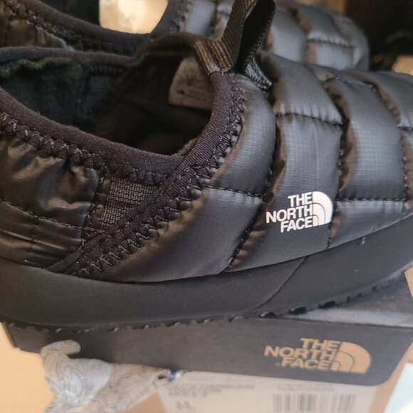 The north face slipper shoes. Perfect gift for winter. New in box - Picture 1 of 5